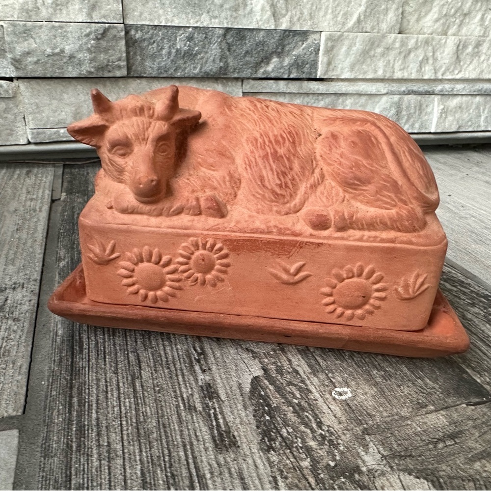 Terracotta Cow Butter Dish with Tray - Rustic Home Dining - Picture 9 of 13